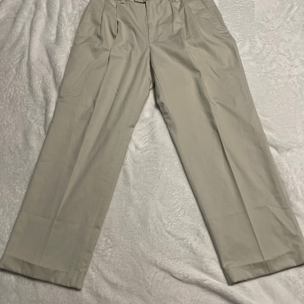 Lauren Ralph Lauren Men's Pleated Chinos in Light Beige